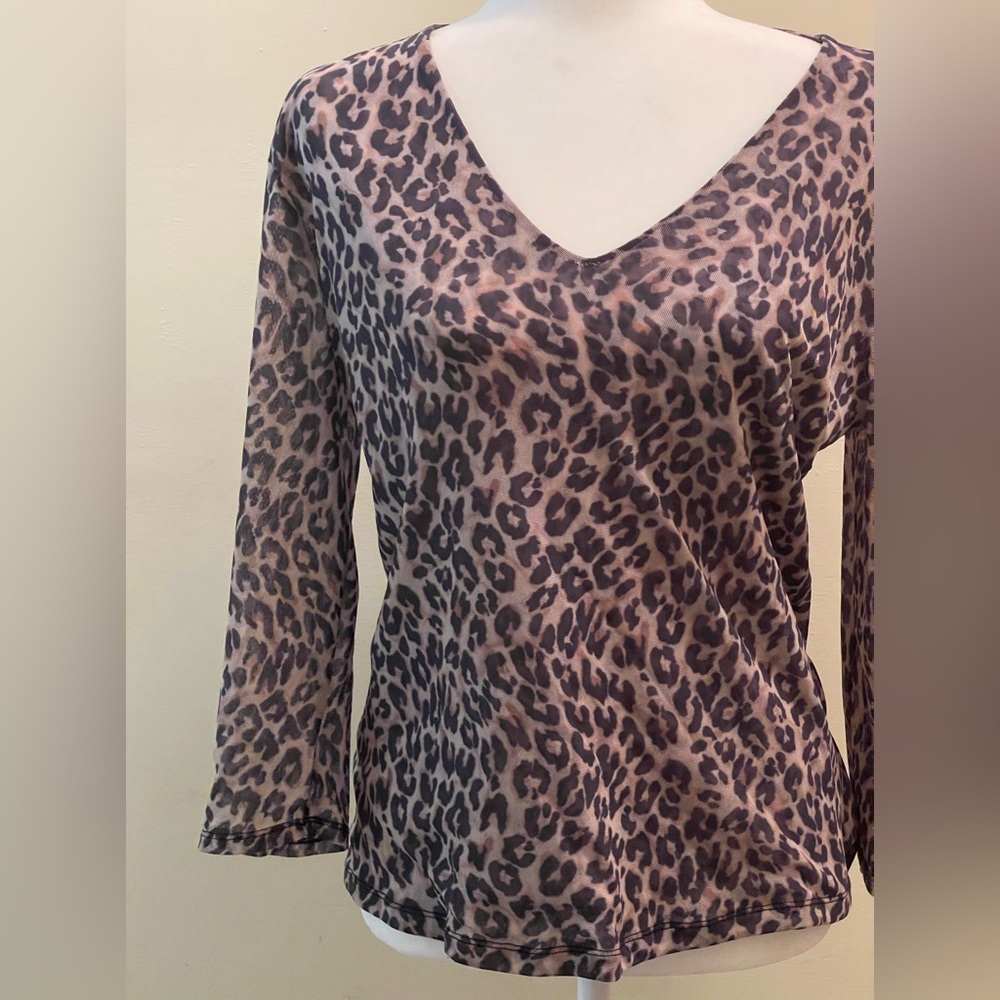 Leopard V-Neck Mesh Top - Picture 2 of 6